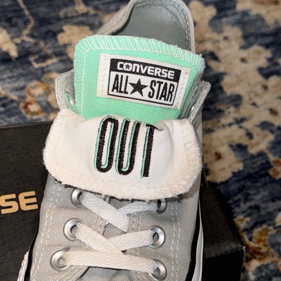 💥Converse Chuck Taylor Women’s Gray All Star Sneakers Shoes PEACE OUT ✌️ - Picture 5 of 15